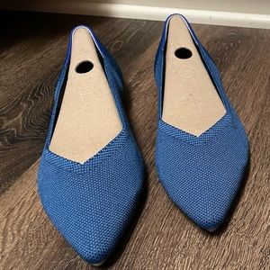 *BRAND NEW IN BOX* Rothy’s — The Point; Deep Ocean; 8.5